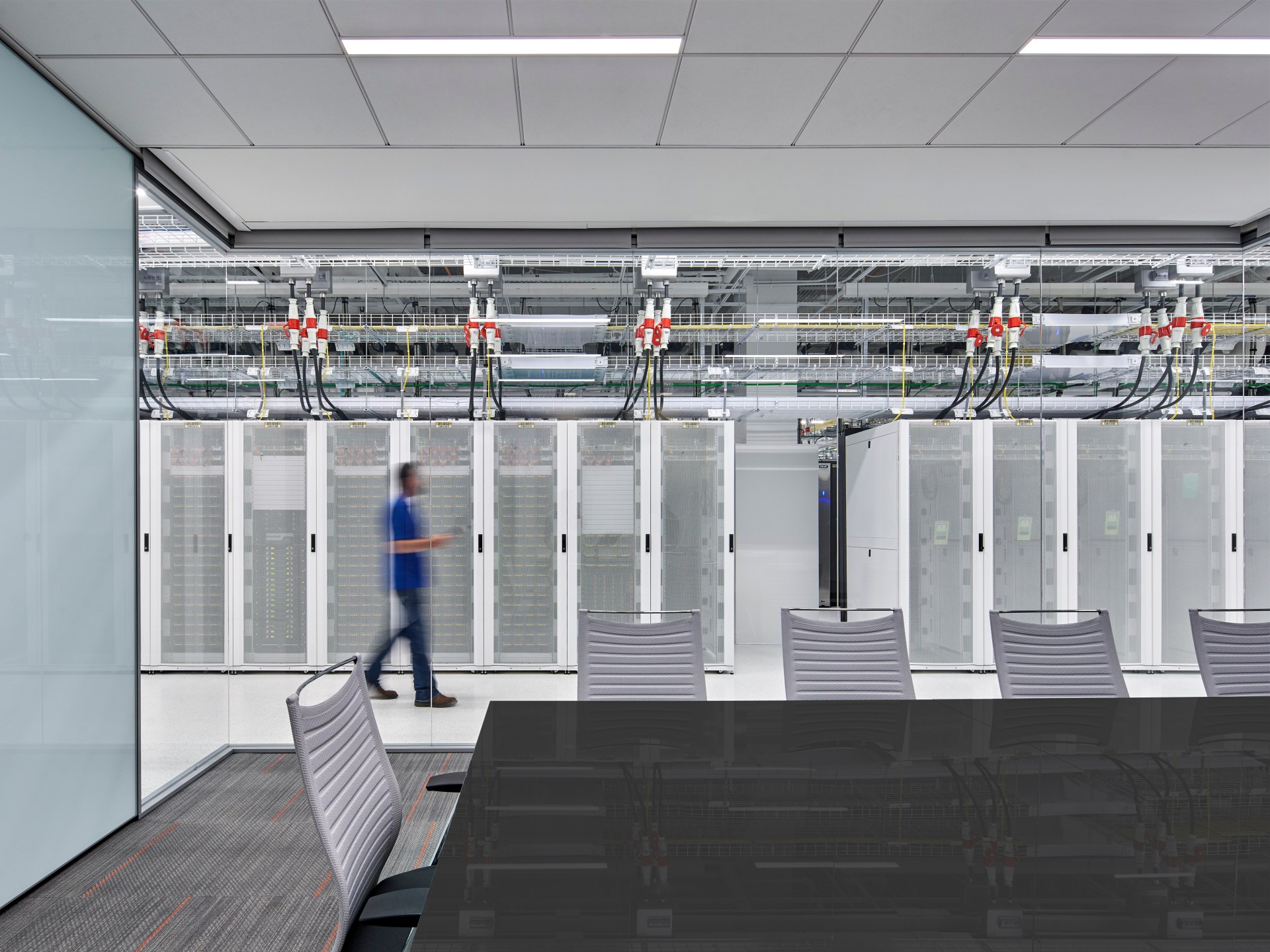 What You Need To Know About Edge Data Center Solutions