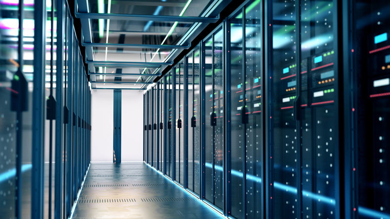 Disaster Recovery for Hybrid IT Environments: A DRaaS Approach
