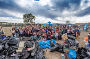DataBank Earth Day volunteers